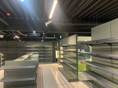 Levering og montering av butikkutstyr - Kids Coolshop Esbjerg - Danmark
